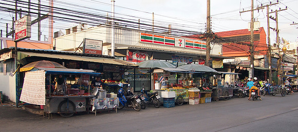P3133395-night-market