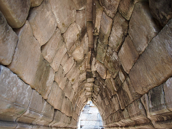 P2131798-corridor-arch