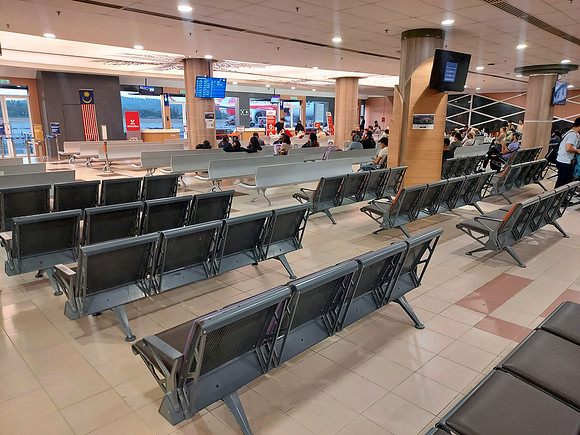 20230319_072644-departure-lounge
