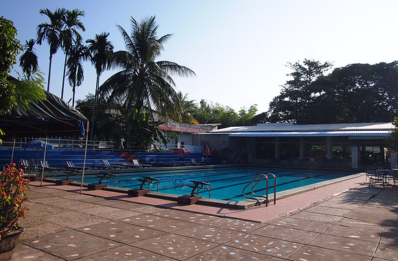 PC079143-vientiane-swimming-pool