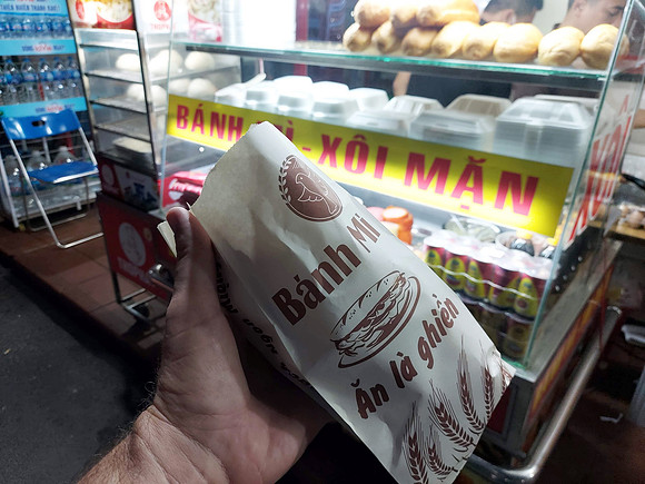 20230406_053036-banh-mi-saigon