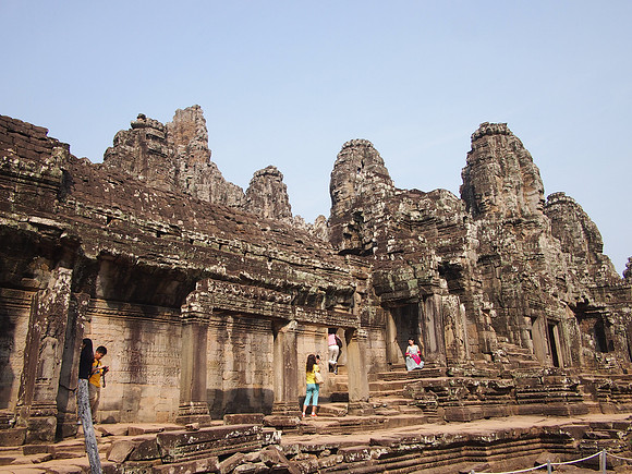 P2131759-bayon
