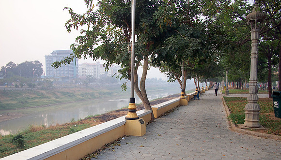 P2202278-riverwalk