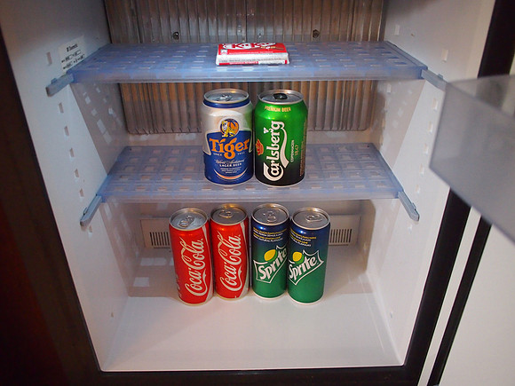 P4064691-free-mini-bar-items