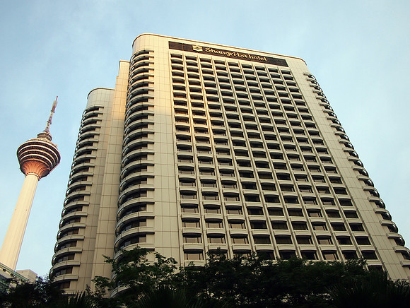 P4024305-shangri-la-and-kl-tower