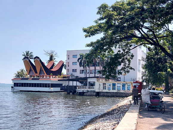 20240514_120336-hotel-makassar-golden