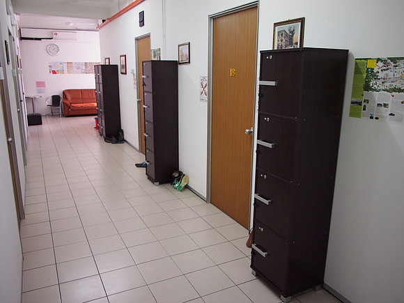 P4084794-just-inn-partitioned-rooms