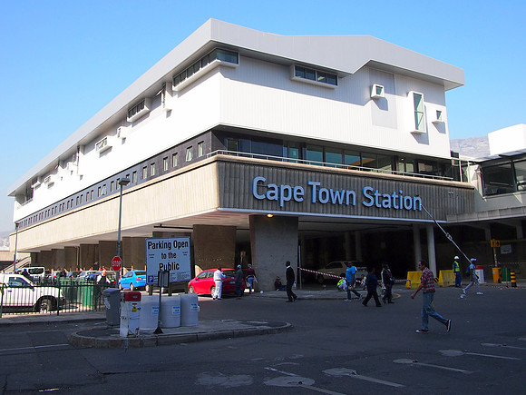 P5116832-cape-town-station