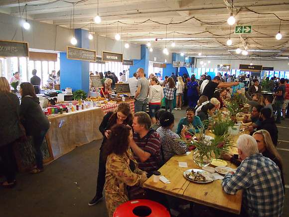 P4305715-nieghbourgoods-market