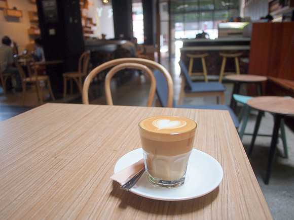 P4084803-black-kettle-cafe-latte