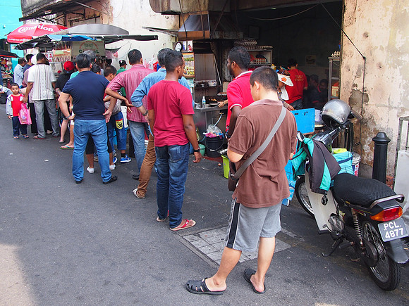 P4044521-cendol-queue