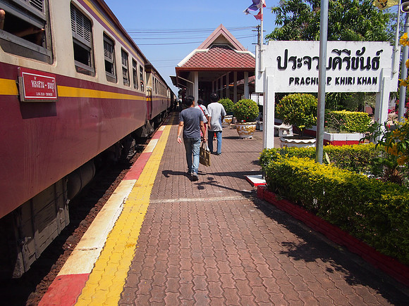 P3143439-train-at-prachuap-khiri-khan
