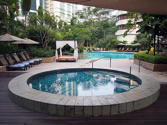 P4024315-small-pool