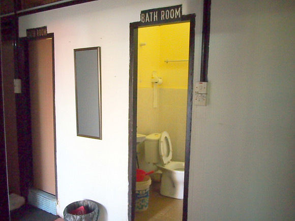 P4034443-kim-sun-bathroom
