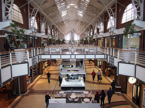 P5096716-victoria-wharf-shopping-centre