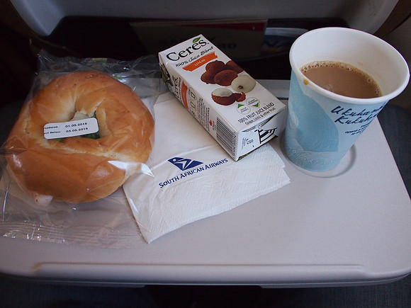 P5025905-chicken-bagel-coffee