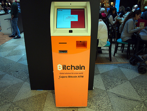 P4205486-bitcoin-atm