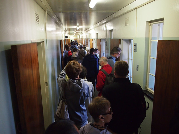 P5167168-tour-crowd