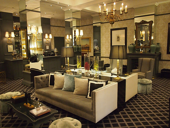 P4305808-lobby-lounge