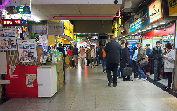 P3304155-chungking-shops