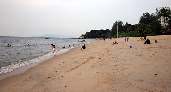 P4074753-the-beach