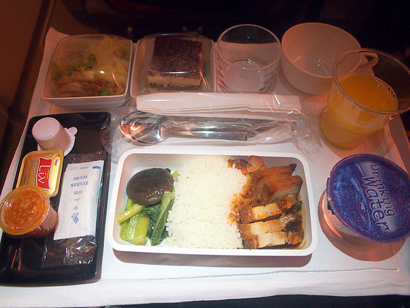 P4125120-sin-to-lhr-dinner