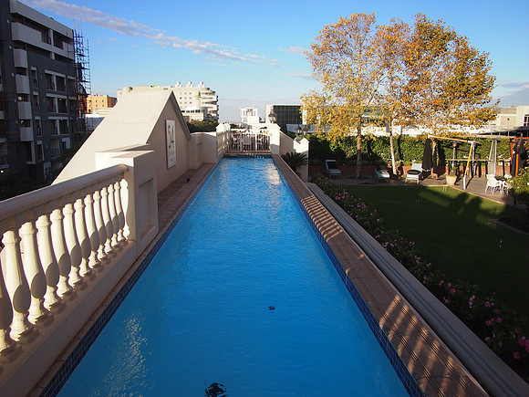 P4305814-pool
