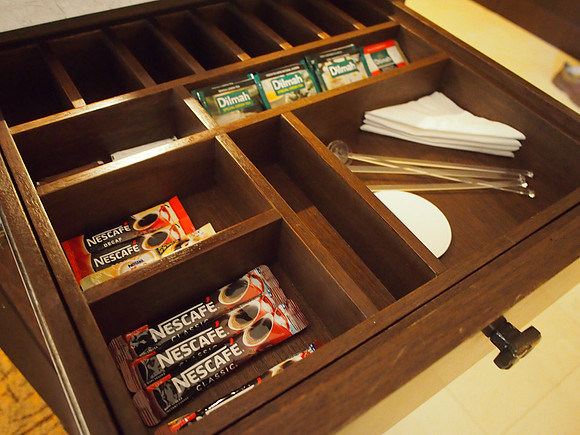 P4064690-coffee-and-tea-drawer
