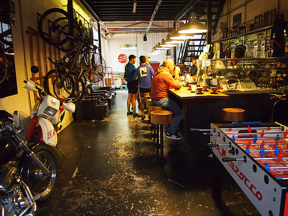 P5147017-deluxe-coffeeworks-roodehek