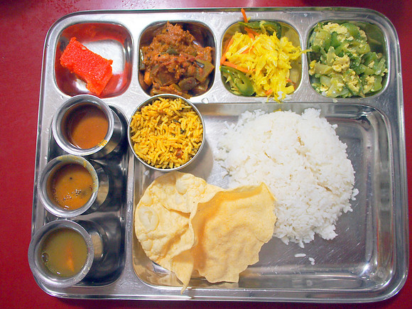 P4034473-vegetarian-thali