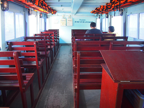 P3093124-ferry-seats