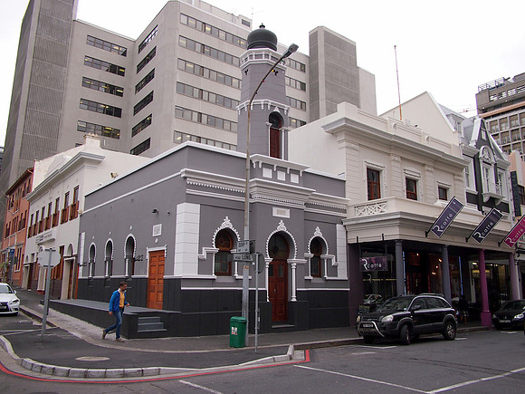 P5187233-long-st-mosque