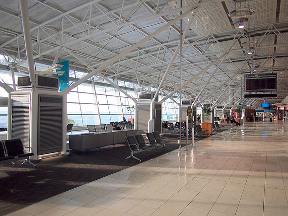 P5227383-airside-international-departures