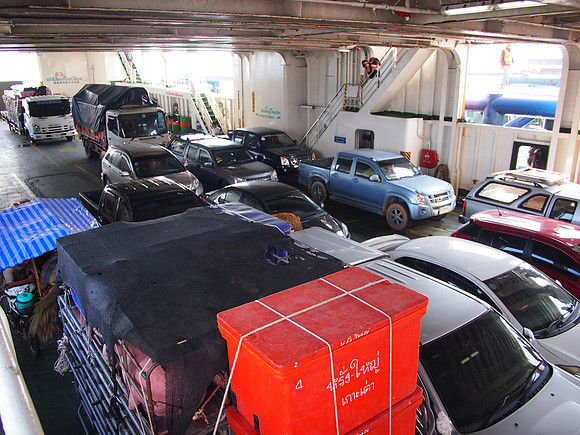 P3072931-car-deck