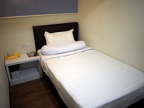 P4094842-link-hotel-bed
