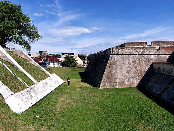 20240425_092549-fort-moat