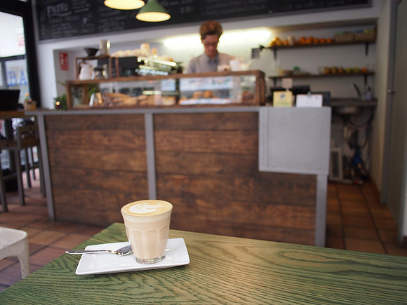 P4265552-cafe-latte-animal-cafe