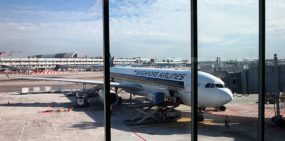 P5237455-a330-300-at-changi