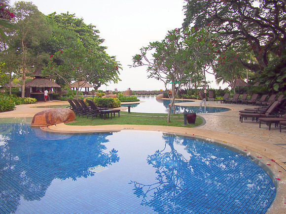 P4074717-garden-pool