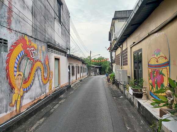 20220210_181122-phattalung-soi-3-murals