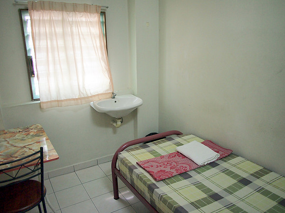 P4044492-star-lodge-single
