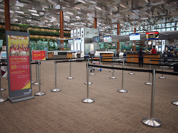 P4115049-vietjet-checkin