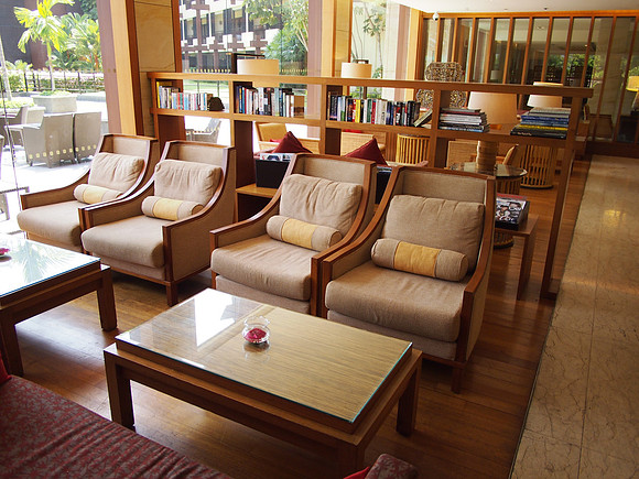 P4084787-library