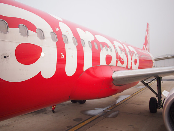 P3284022-airasia-at-dmk