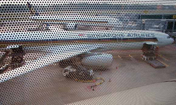 P4115080-singapore-through-the-window