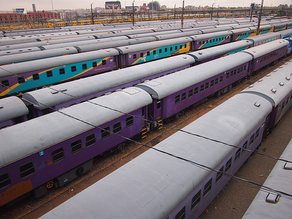 P5015827-train-yards