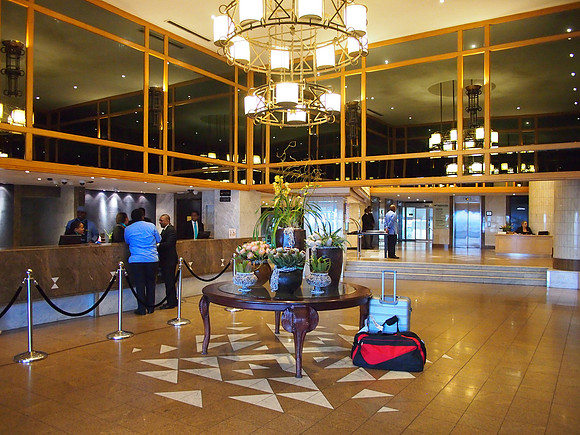 P5086617-lobby