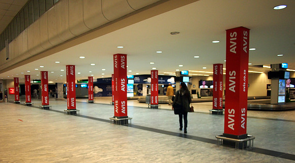 P5086637-domestic-baggage