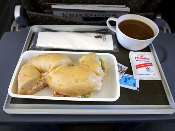 P5227418-chicken-bagel-refreshment