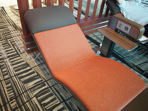 P4115053-snooze-lounge